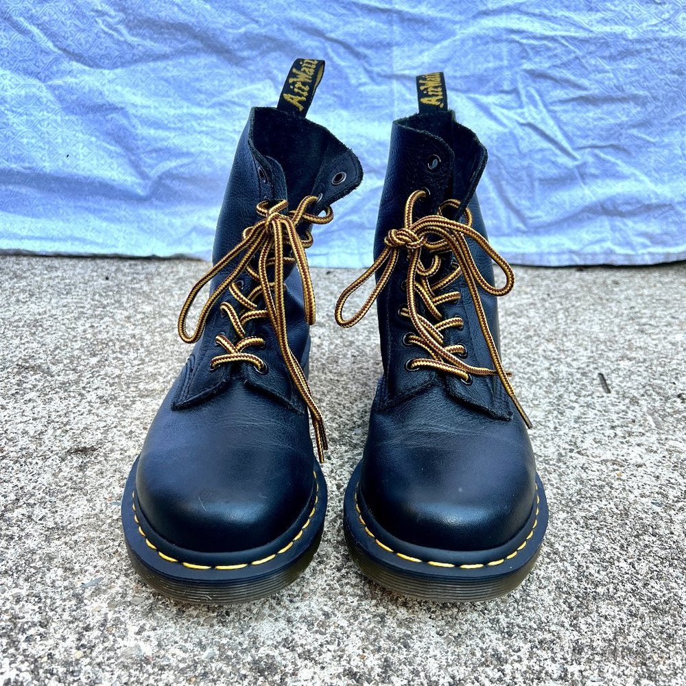 Dr. Martens 1460 Pascal Virginia Leather Boats